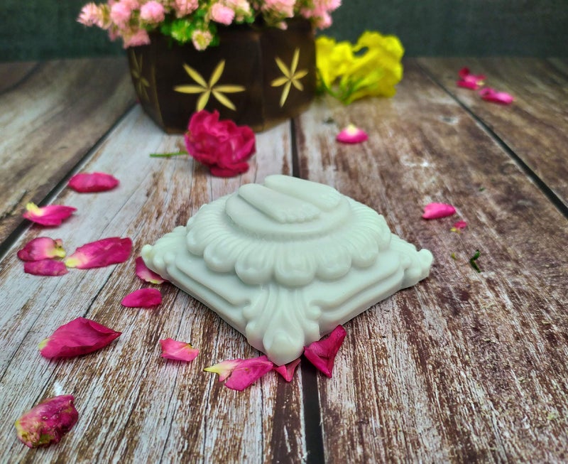 SHINDE EXPORTS Marble Charan Paduka for Puja (7x7cm, Off White) - Image 3