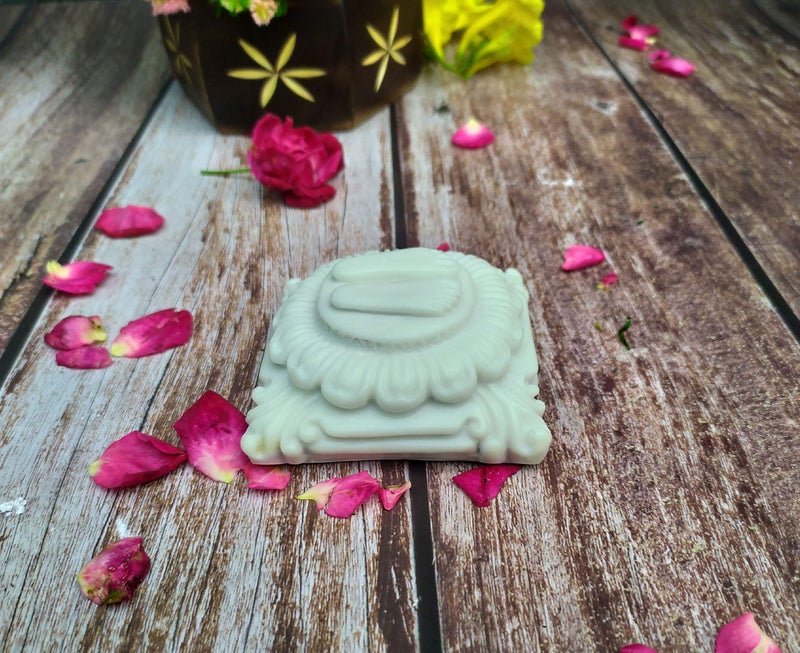SHINDE EXPORTS Marble Charan Paduka for Puja (7x7cm, Off White) - Image 4