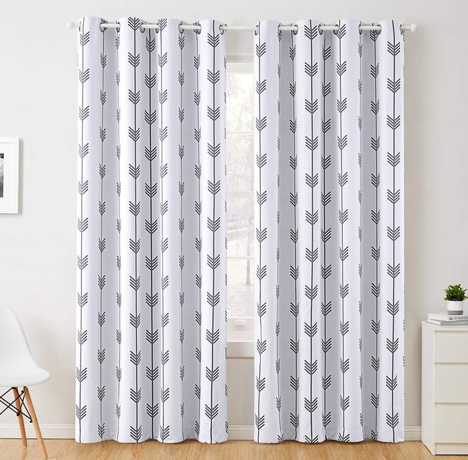 HLCME ARROW PRINTED PRIVACY BLACKOUT ENERGY EFFICIENT ROOM DARKENING THERMAL GROMMET WINDOW CURTAIN DRAPE PANELS FOR KIDS BEDROOM SET OF 2 PLATINUM WHITEGREY 84 INCH LONG