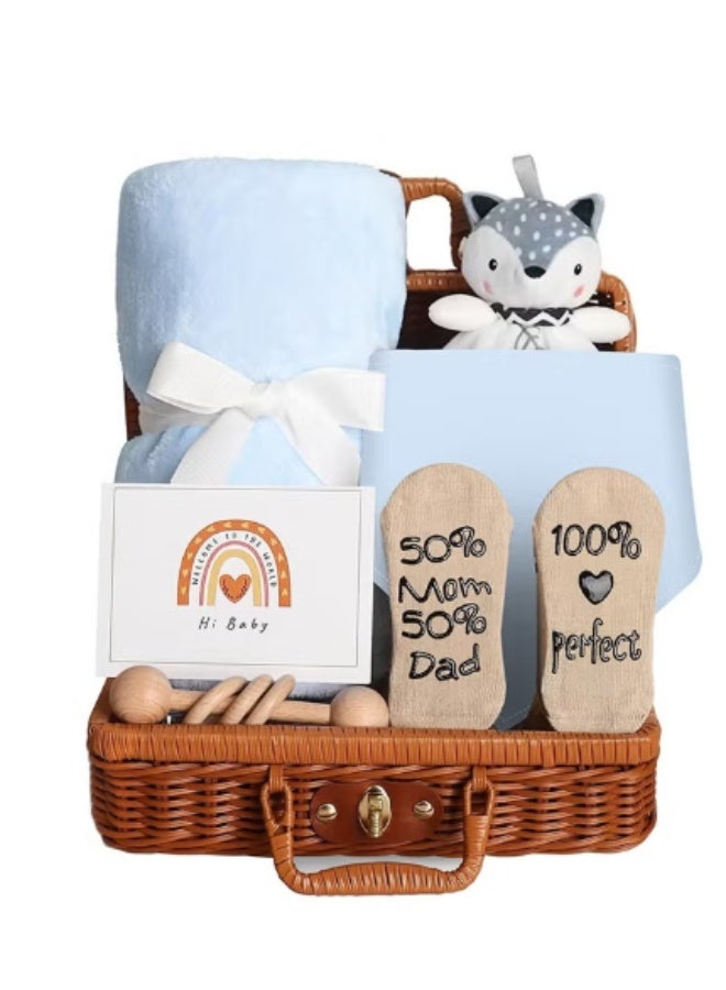 سلة هدايا للأطفال حديثي الولادة - مجموعة هدايا للأطفال حديثي الولادة مع بطانية ناعمة، خشخيشة، جوارب ودمية قطيفة - هدية مثالية لحفل استقبال المولود للأمهات الحوامل والفتيات حديثي الولادة (أزرق)