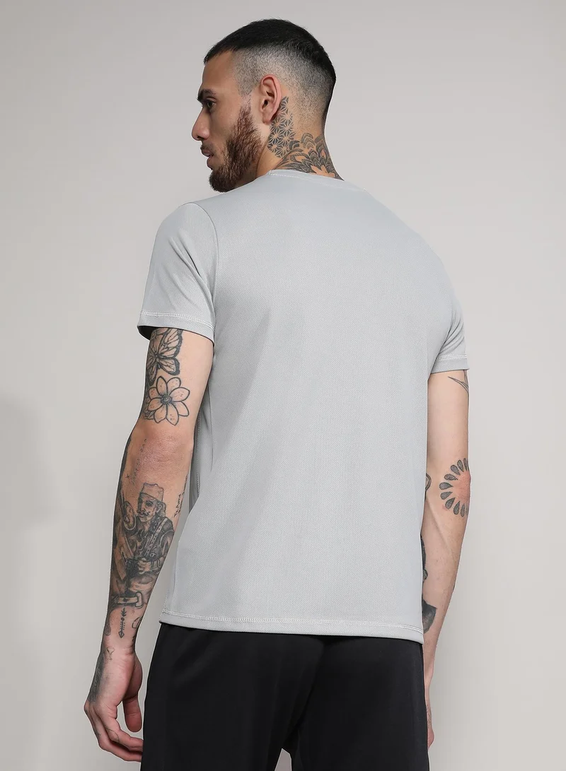 Campus Sutra Men's Light Grey Basic Activewear T-Shirt