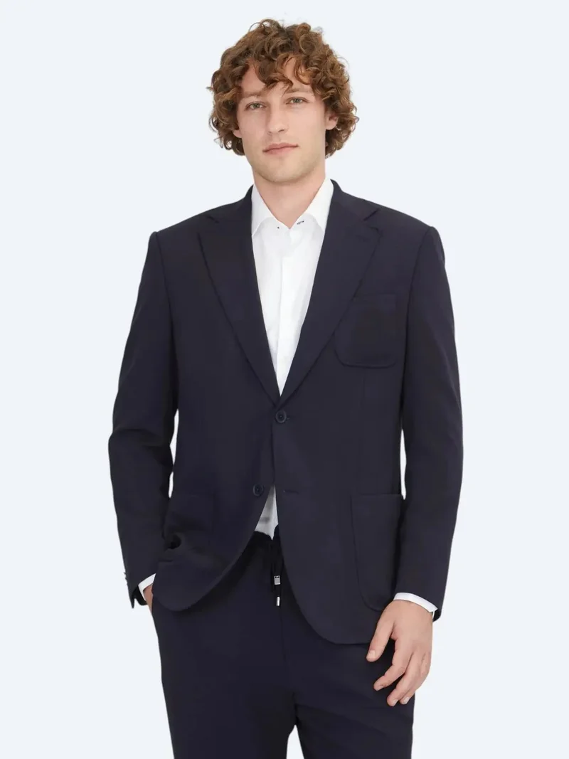 كيب بدلة سوداء سادة عصرية