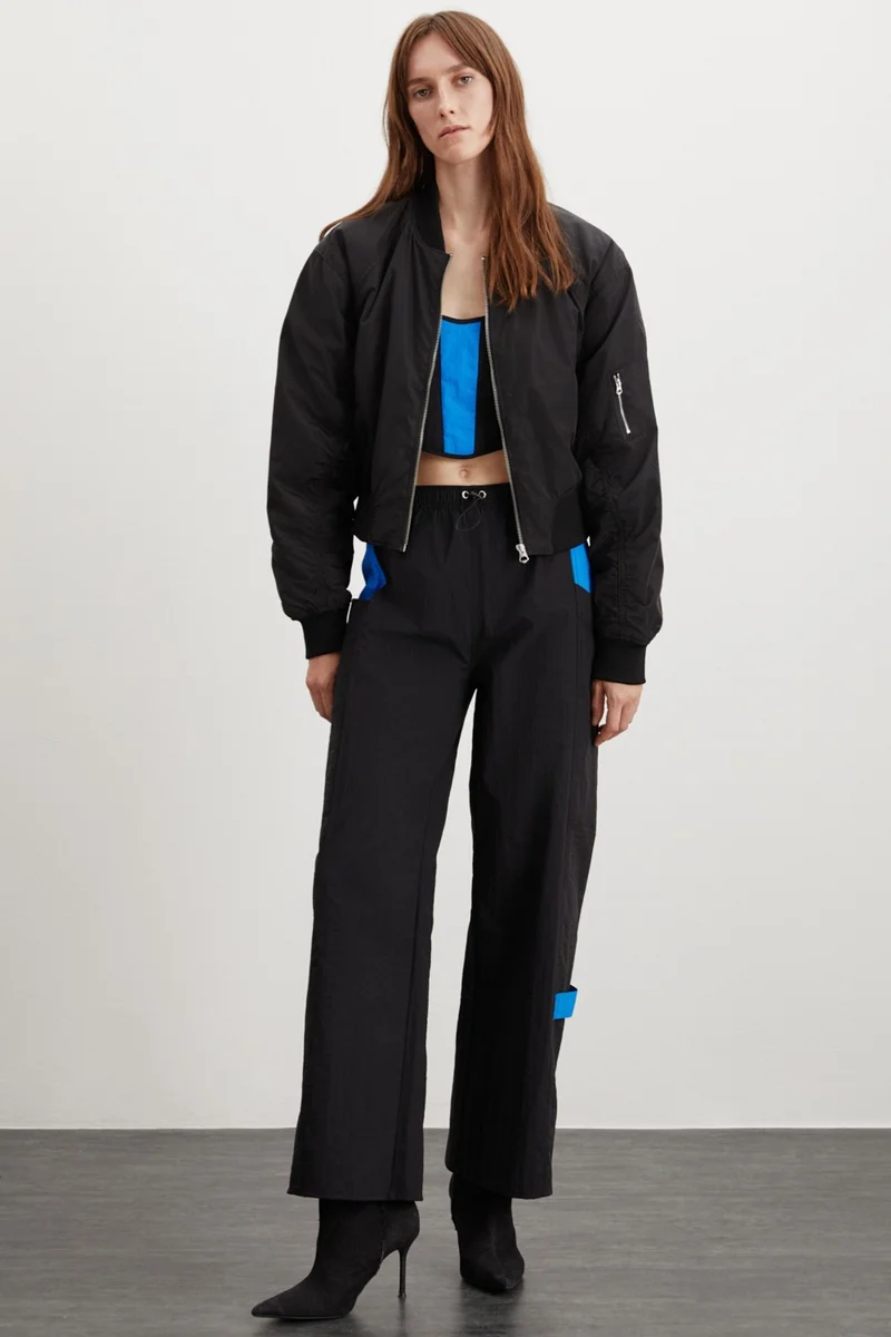 جريميلانج Jeanette Women's Elastic Waist Stopper Detailed Waterproof Parachute Fabric Black Trousers