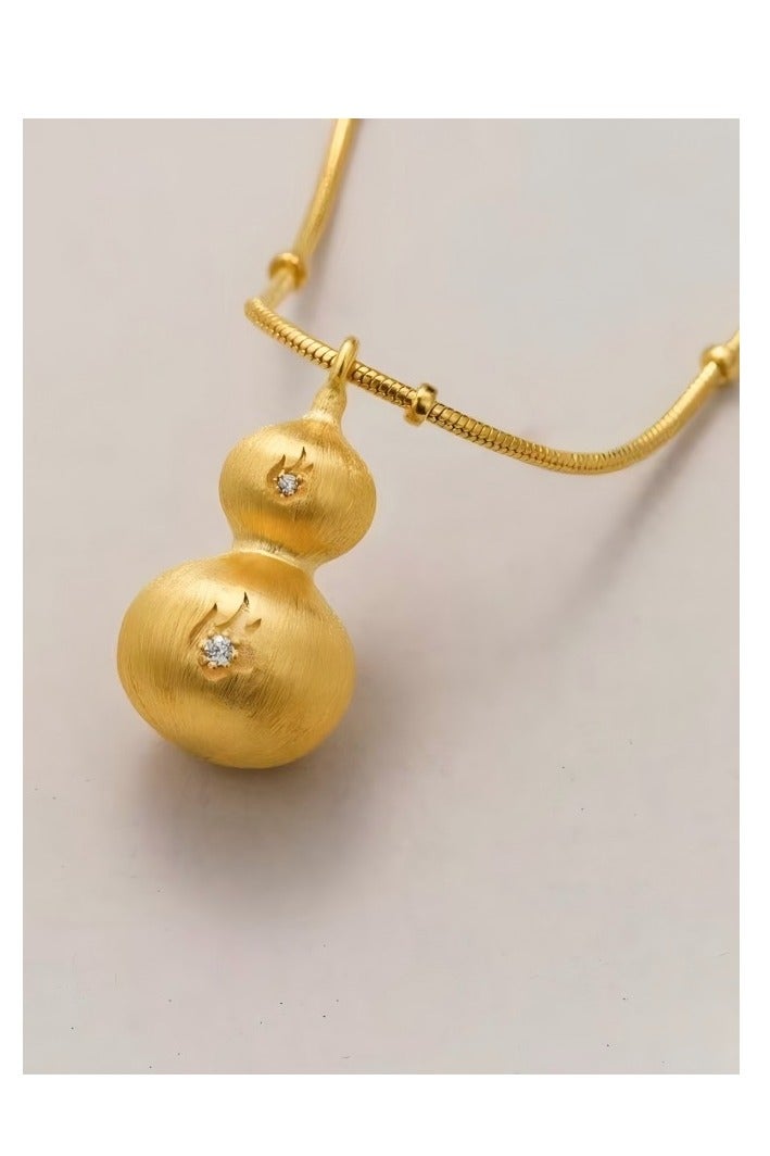 تعليقة هولو مطعمة بتشطيب فرشاة الذهب مع سلسلة طويلة - Image 1