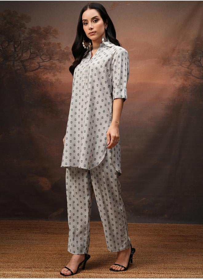 Vishudh All-Over Print Collared Tunic and Palazzo Pants Set by Styli  - Image 2