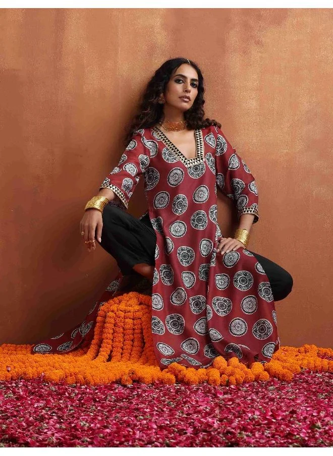 trueBrowns Maroon Print High Slit Kurta Set