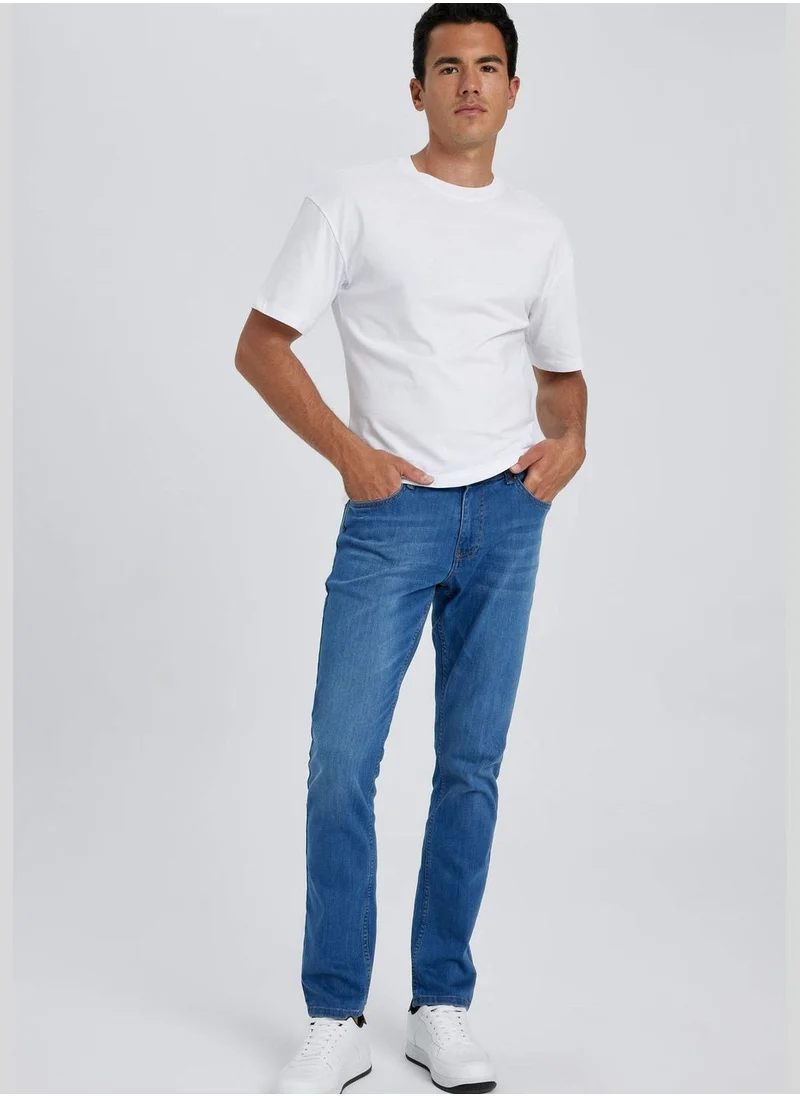 ديفاكتو Man Slim Fit Denim Trousers