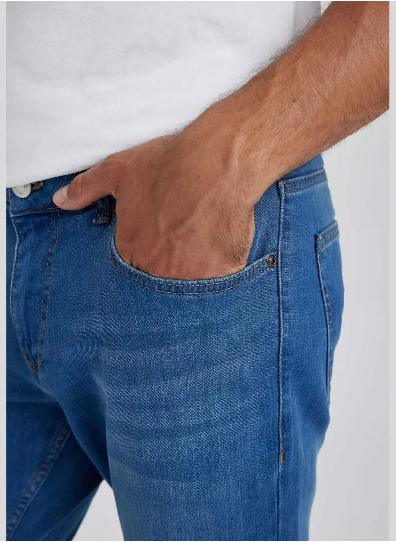 ديفاكتو Man Slim Fit Denim Trousers