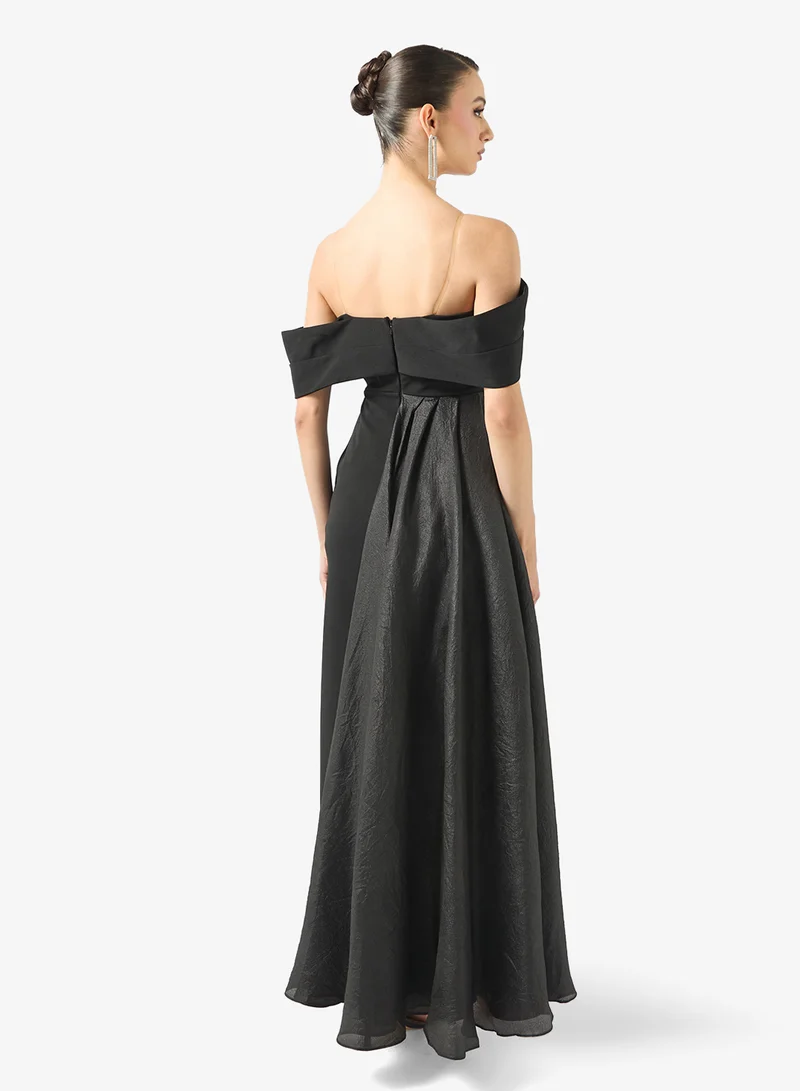 نمشي x فستان مكشوف الكتفين مع تفاصيل كورسييه شفافة