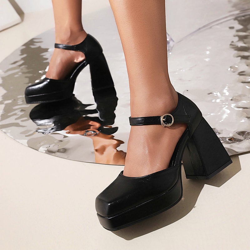 Dropshopping2022 High Heel Buckle Women'S Shoes 40-42 Square Head Hollow Fashion Sandals - Image 5
