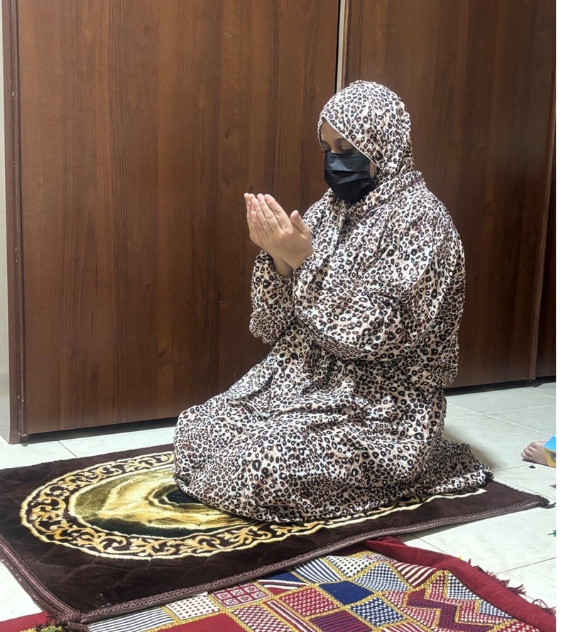 أمياي فستان صلاة إسلامي قطعة واحدة للنساء مع حجاب مرفق – ملابس صلاة وعبادة للسيدات – عباية صلاة وجلباب للصلاة – طقم صلاة للنساء مناسب للعمرة والحج - Image 3