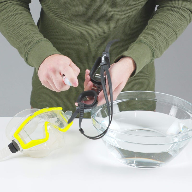 GEAR AID Anti-Fog Spray and Cleaner for Goggles, Masks and Glasses, 0.5 fl oz, Clear - Image 3