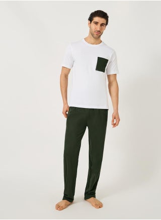 Solid Contrast Pocket Detail T-Shirt and Pyjama Set - pzsku/Z9FE70E03153E26F58AD4Z/45/1742284692/3c70ae99-6829-45d7-98a5-0f0d00a91dda