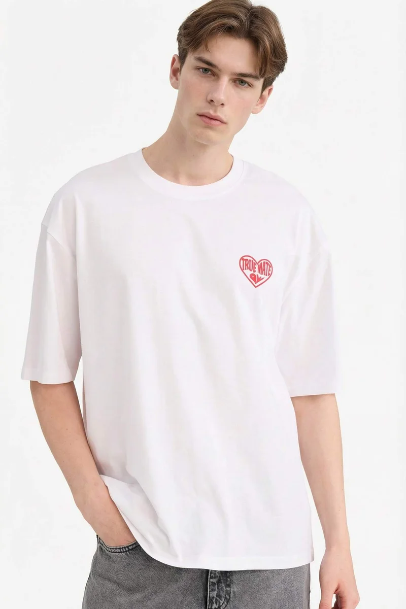 ديفاكتو Boxy Fit Crew Neck Short Sleeve T-Shirt
