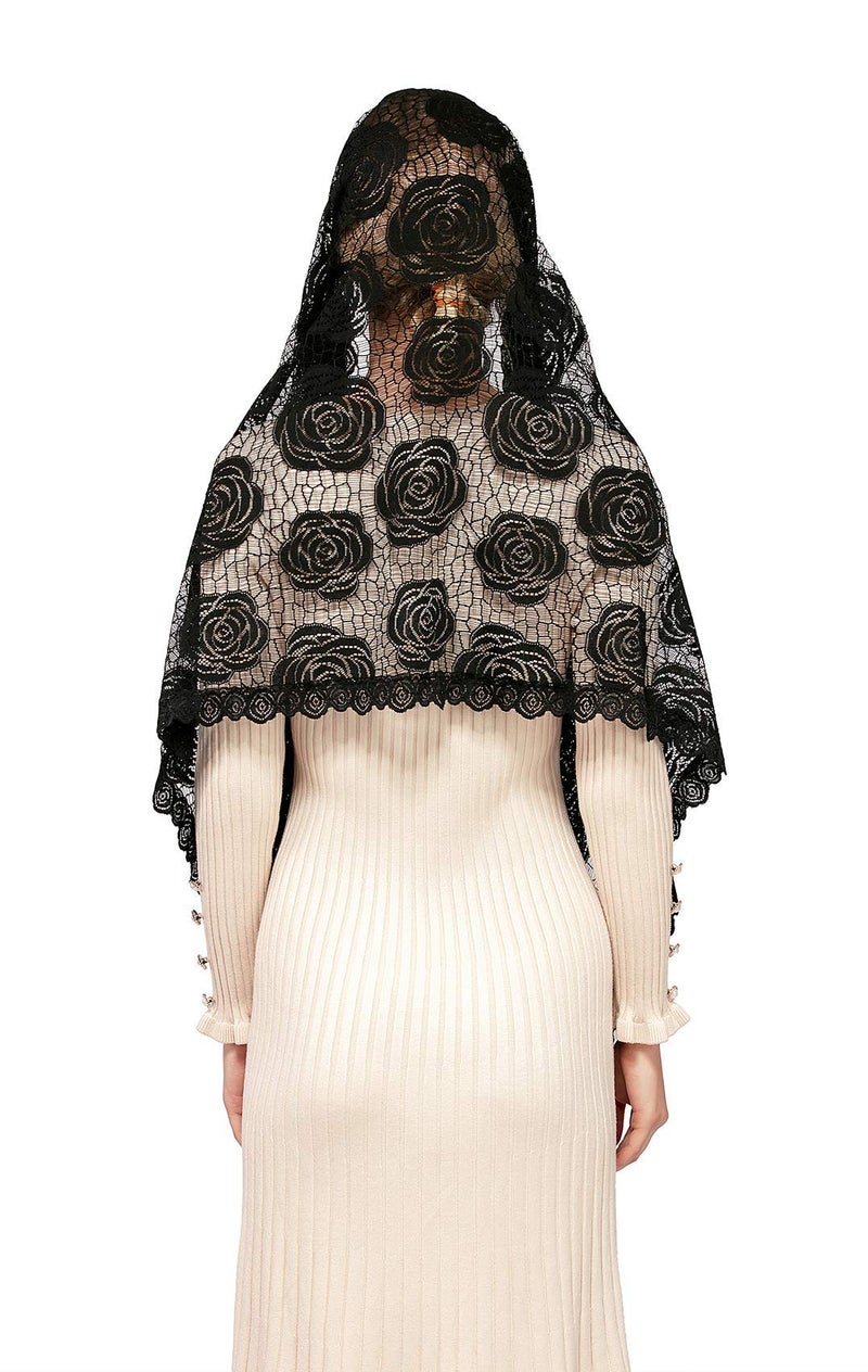 Wgior Rose Rectangular Chapel Veil Scarf Catholic Church Veils Mantilla Wrap Shawl Mass Head Covering (Black) - Image 4