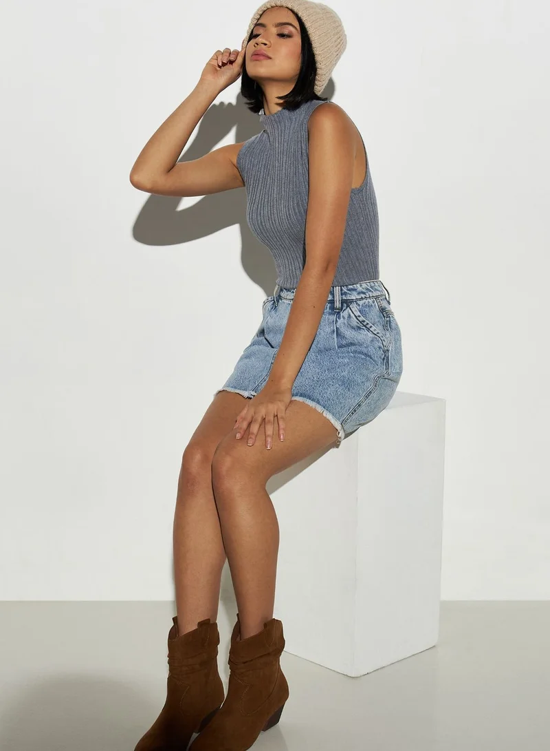 تواكستريمز Ribbed High Neck Top
