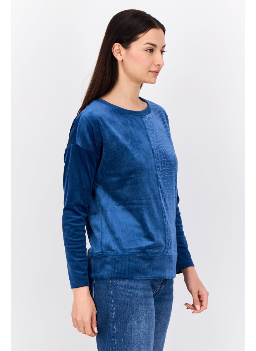 Cable & Gauge - Women Round Neck Long Sleeve Animal Print Sweatshirt, Blue - Image 1