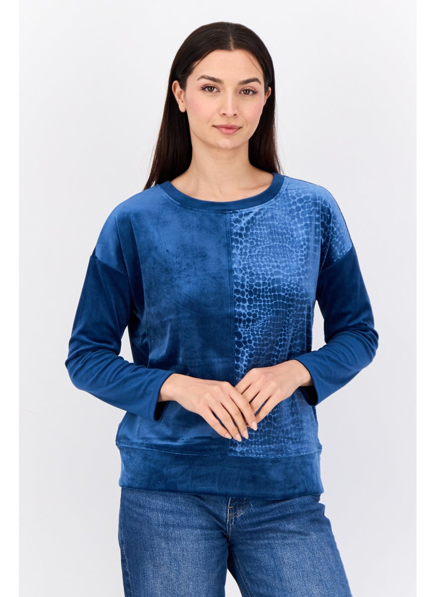 Cable & Gauge - Women Round Neck Long Sleeve Animal Print Sweatshirt, Blue - Image 1