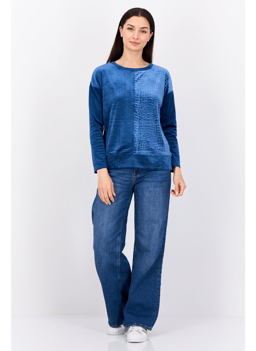 Cable & Gauge - Women Round Neck Long Sleeve Animal Print Sweatshirt, Blue - Image 1