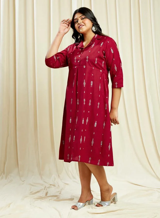 جلو باص فستان ميدي بمقاس كبير وطبعة عرقية