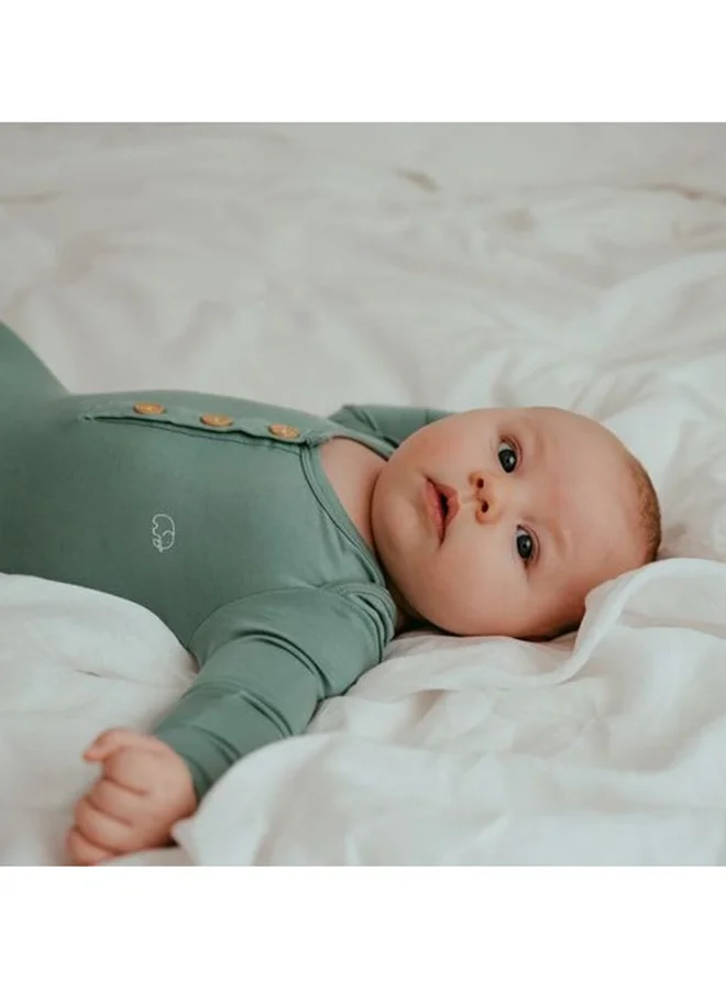 Anvi Baby Organic Bamboo Knotted Gown and Beanie Set  Soft Sage 0-3 months