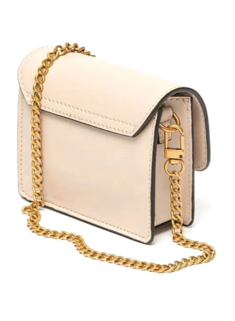 جس حقيبة صغيرة بتفاصيل شعار Izzy Micro من Guess - Image 2