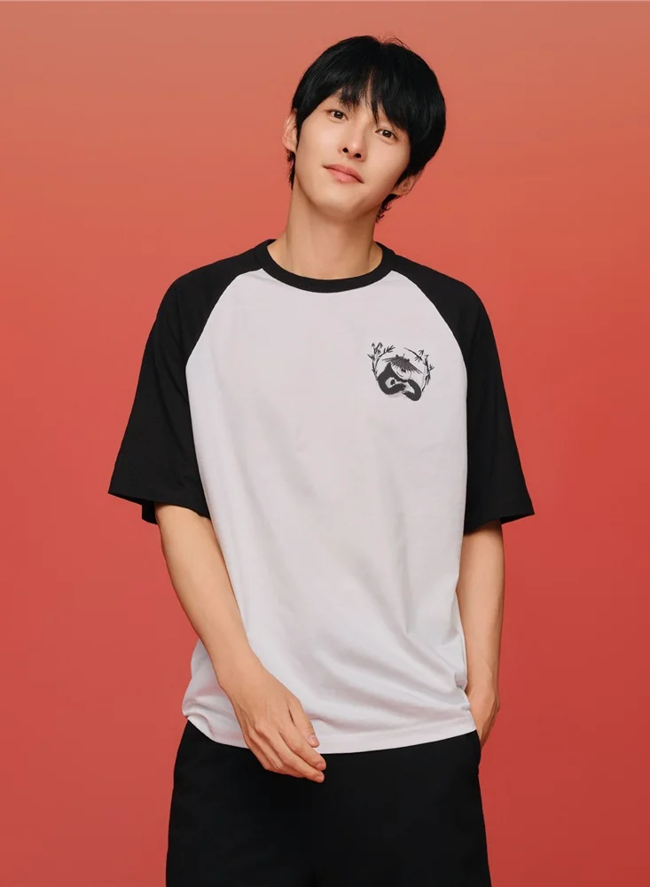 GIORDANO Men's Kung Fu Panda Series Short Sleeve Relaxed Fit T-Shirts
