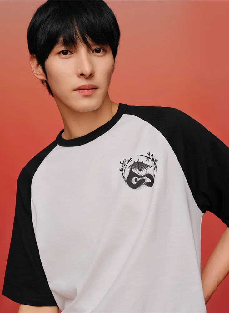 GIORDANO Men's Kung Fu Panda Series Short Sleeve Relaxed Fit T-Shirts