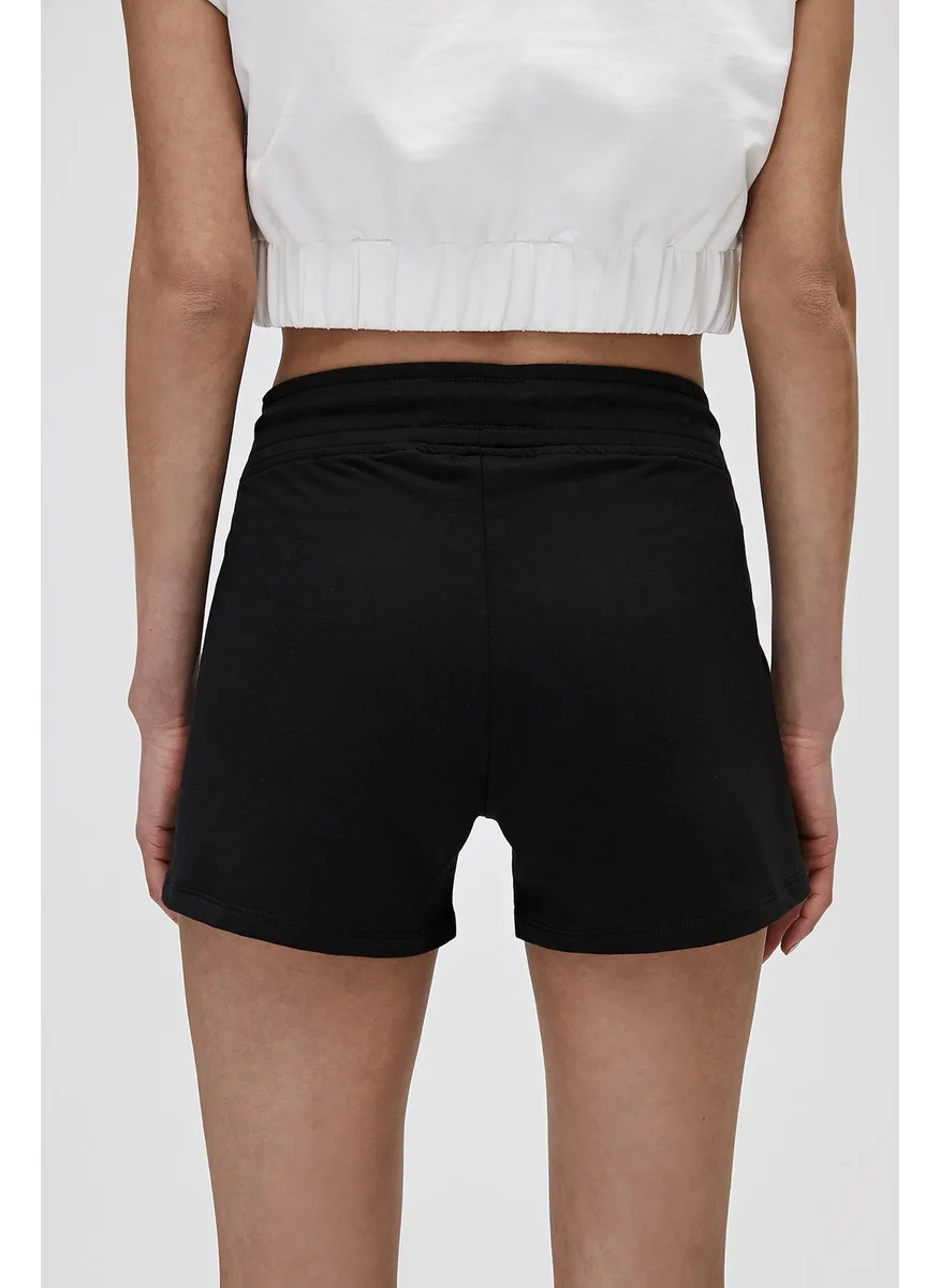 باد بير Women's BLACK Shorts & Bermudas