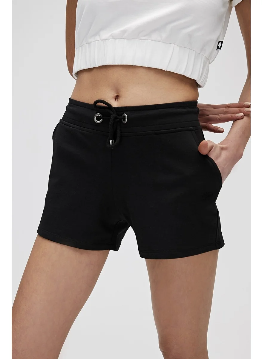باد بير Women's BLACK Shorts & Bermudas