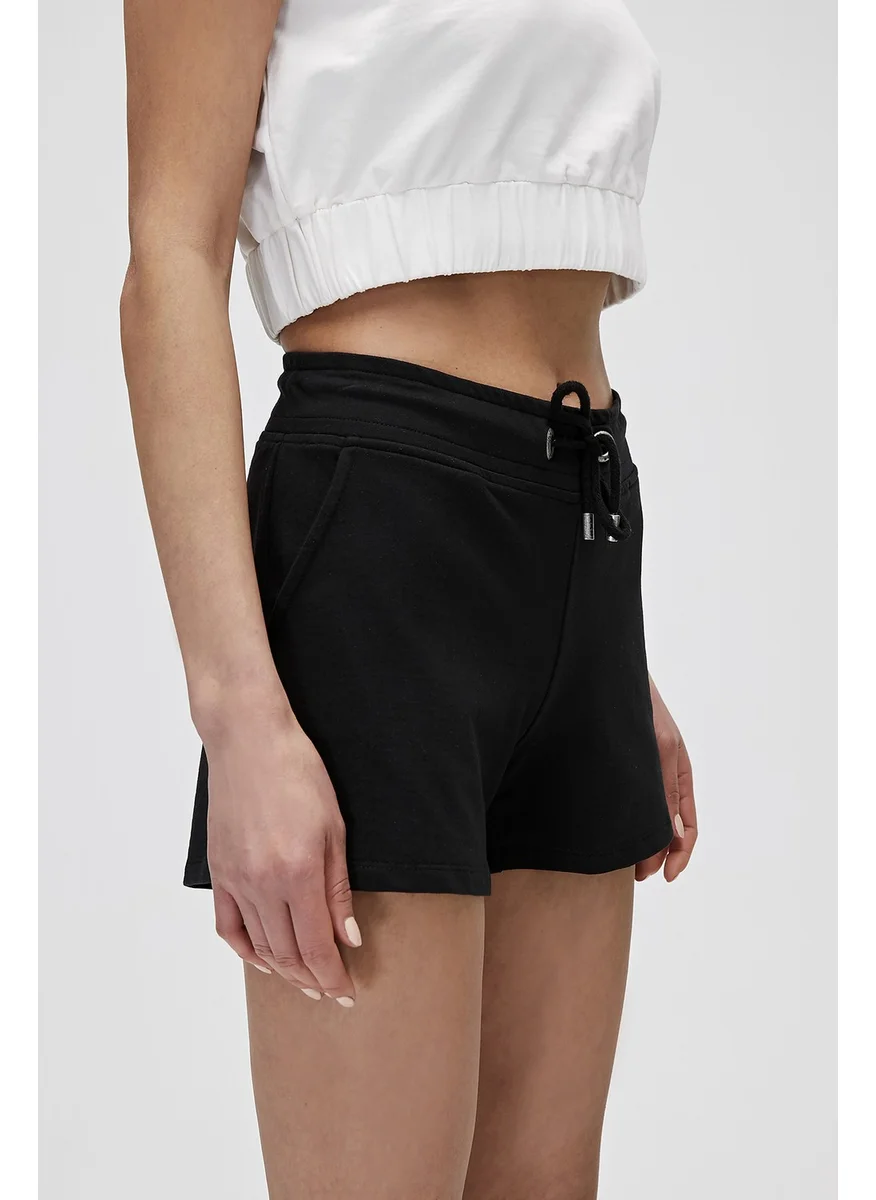 باد بير Women's BLACK Shorts & Bermudas