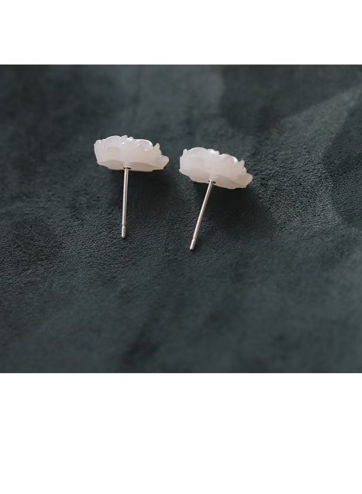 Akali Silver ear studs in the shape of white roses - Image 3