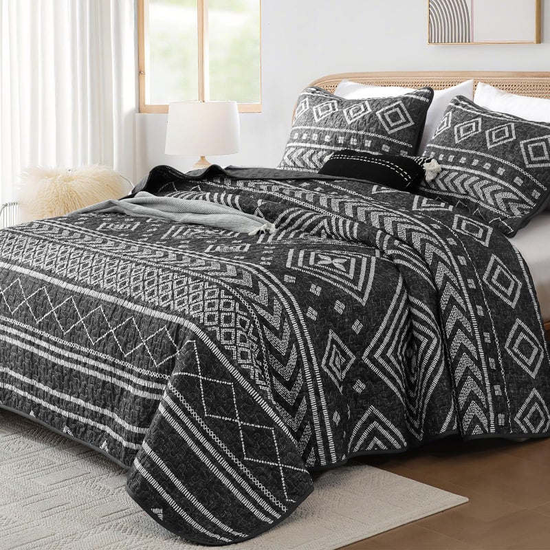 Yiran Quilt Set King Size Black and White, Boho Aztec Bedspreads Bedding Set, Bohemian Stripe Farmhouse Lightweight Coverlet Set with 2 Shams for Bed 106x90 Inch - Image 1