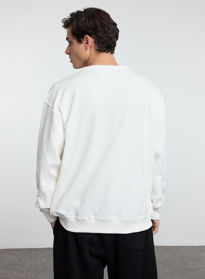 trendyol Unisex Ecru Oversize/Wide Cut Fabric Mix Basic Unmarked Sweatshirt - Image 5