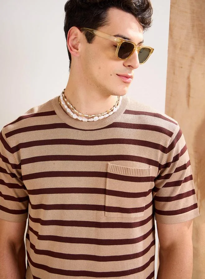 ساسافراس تيشيرت ساسافراس محبوك فاخر بجيوب صدر مخططة بالبيج والبني
