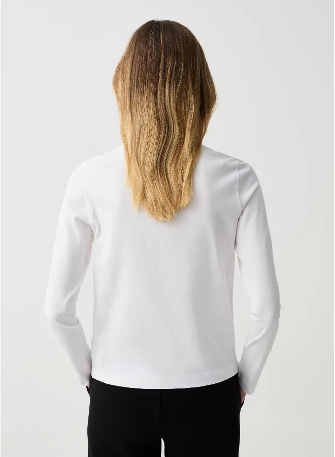 او في اس Cotton T-shirt with long sleeves