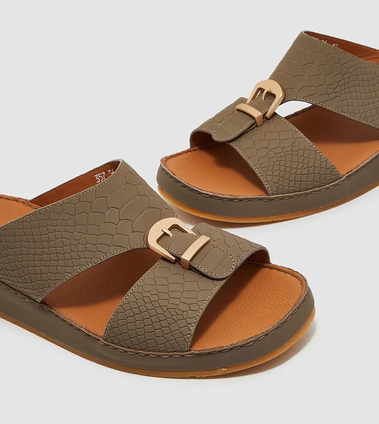 ستيف مادن Sandals-Traditional Beige Men's Sandals