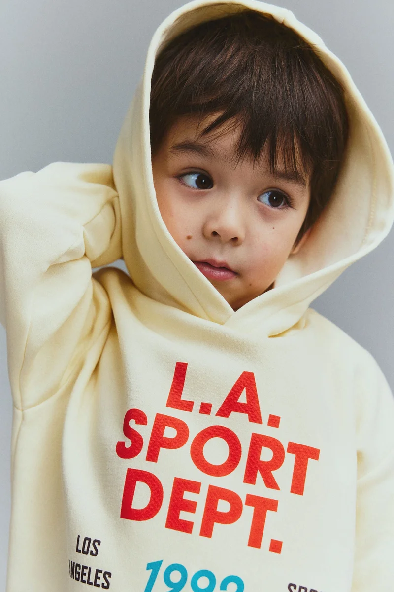 اتش اند ام هودي مزين بطبعة