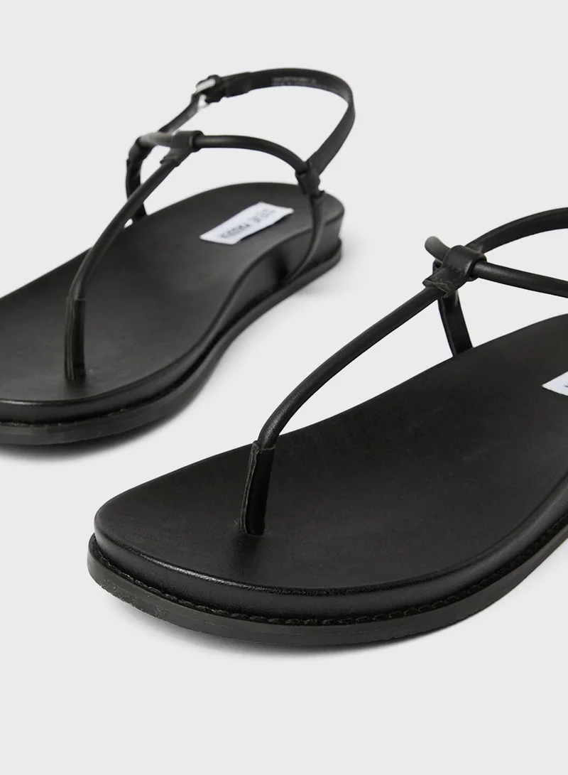 STEVE MADDEN Fara Flat Sandals
