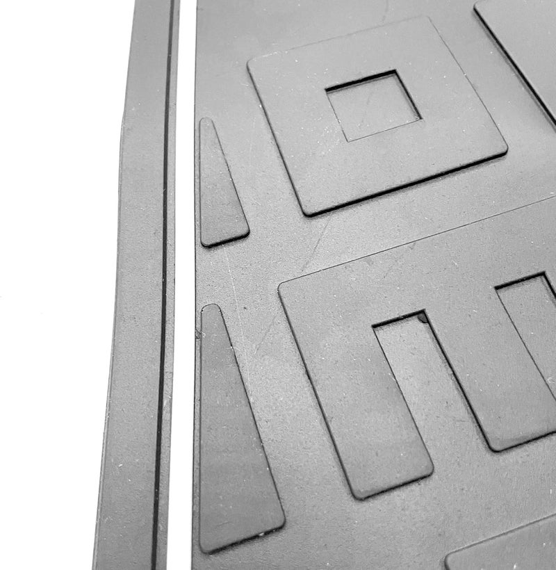 MOMO COMPLETE SET 4 PIECES UNIVERSAL CAR MATS BLACK AND GREY - Image 5