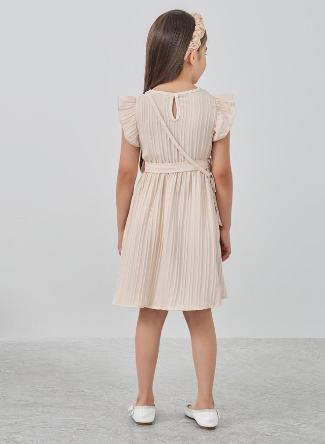 تايك تو فستان بحزام ربط بتفاصيل نسيجية مع حقيبة كروس بودي - Image 4