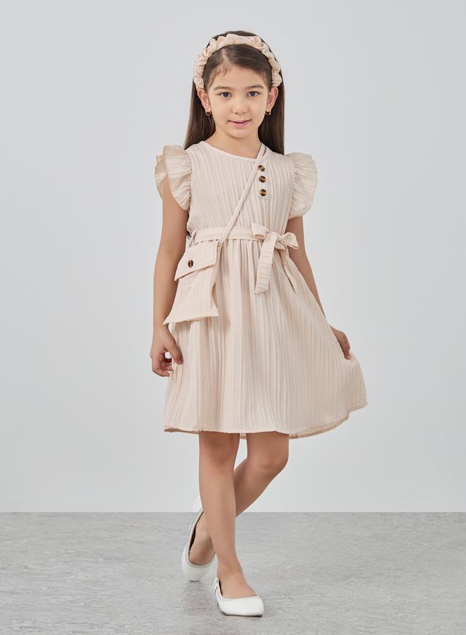 تايك تو فستان بحزام ربط بتفاصيل نسيجية مع حقيبة كروس بودي - Image 1