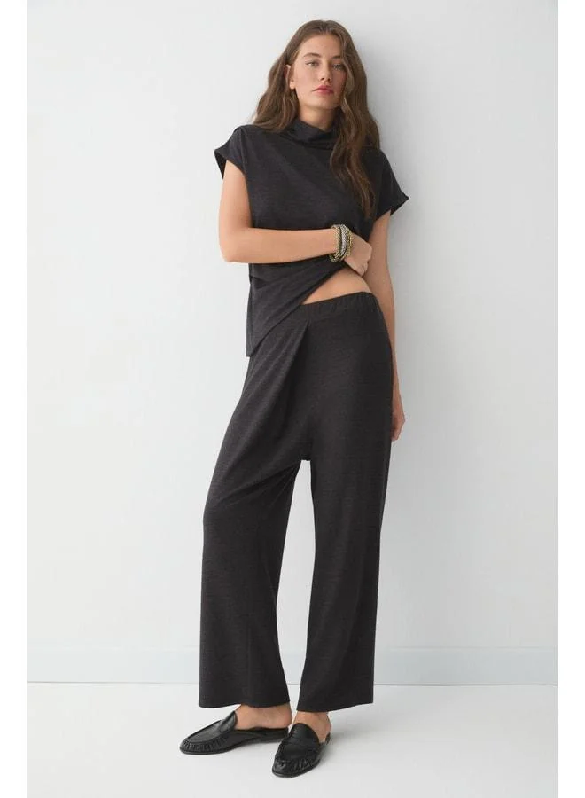 ENVELOPE Women's Straight-Collar Cast Crisscross Drape Detailed Wide-Leg Anthracite Top Set.