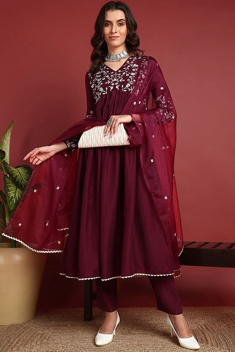 زيري سوق Burgundy Cotton Blend Solid Embroidered A Line Set