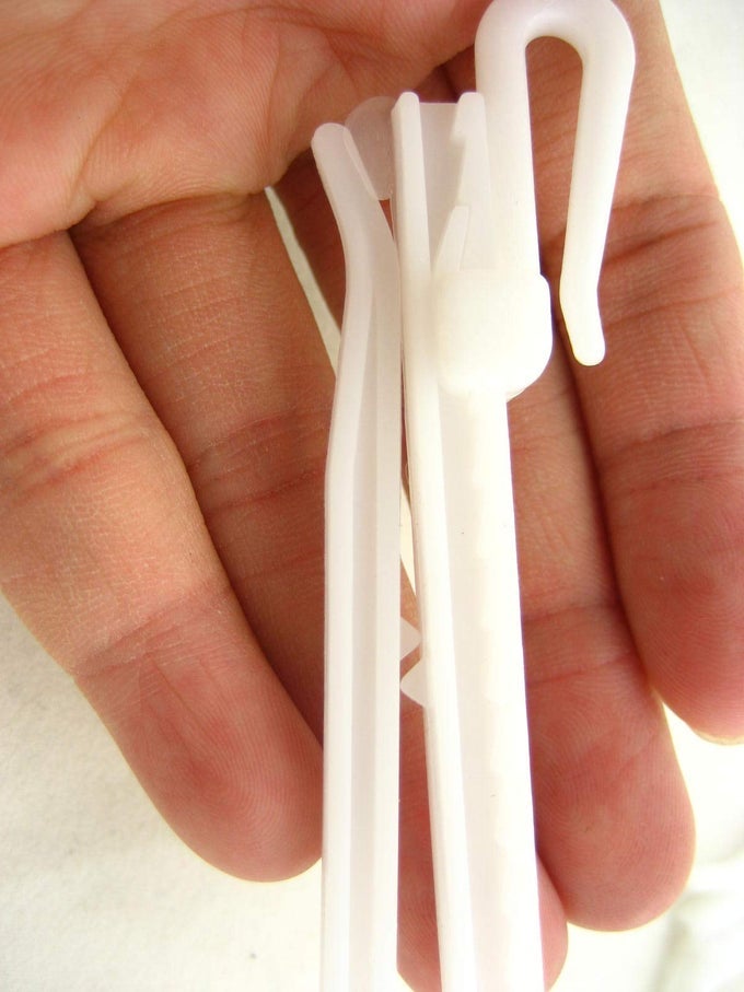 15PCS OF ADJUSTABLE DEEP PINCH PLEAT HOOKS ADJUSTABLE LOCKING CURTAIN TAPE HOOKS PLASTIC
