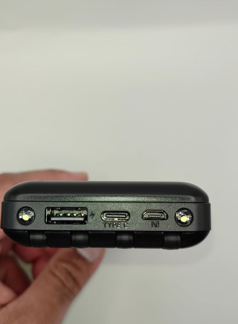 العييجة بنك طاقة شمسي بسعة 20000 مللي أمبير مع كابلات مدمجة A/B/C، ومنفذ USB-C وMicro USB، ينقذ حياتك، مناسب للصحراء أو التخييم، محمول ويوفر شحنًا مريحًا في أي مكان، رقم المنتج 10500110 - Image 4