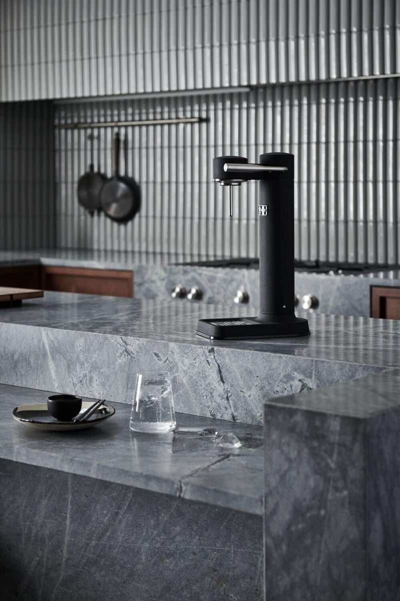 Aarke Carbonator 3, Sparkling Water Maker with 2 x PET Bottles 800ml, Matte Black Finish - Image 3