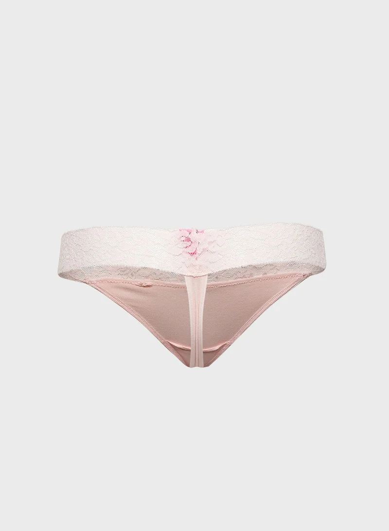 لا سينزا سروال رفيع (ثونغ) دانتيل مطرز