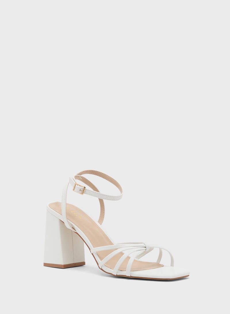 ايلا صندل بكعب عالٍ وحزام للكاحل - Image 3