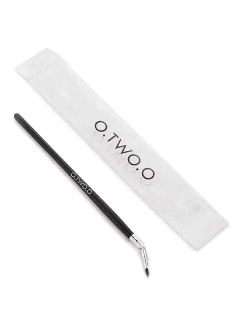 O.TWO.O O2O Precision Eyeliner Brush - Image 1